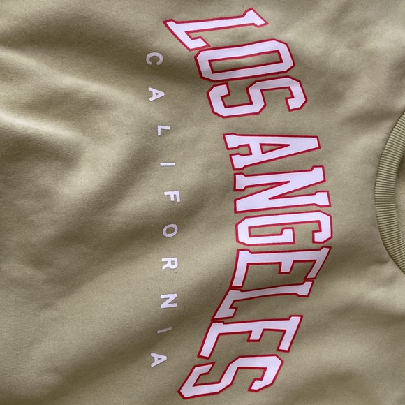 Large sized green sweatshirt with Los Angeles writing. - Picture 4 of 4